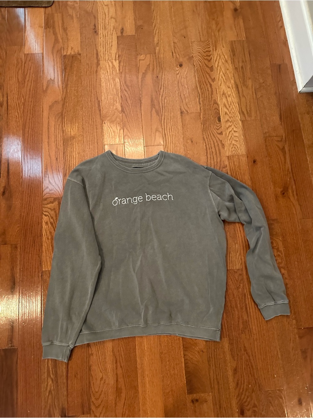 gray orange beach oversized sweatshirt size large in great condition
